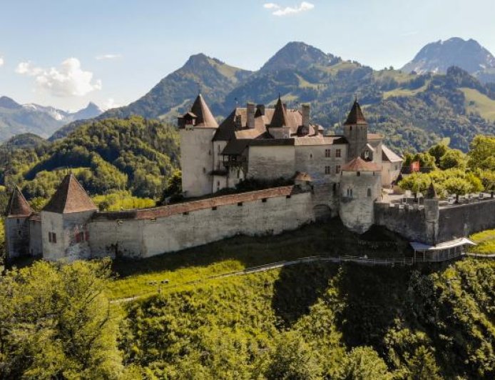 Il castello di Gruyères di Friburg (Svizzera)