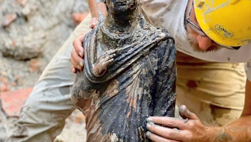 Dalle acque termali il rinvenimento più grande mai emerso in Italia, riscriverà la storia della statuaria etrusca-romana