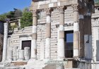 Il tempio romano della Triade Capitolina a Brescia, in Italia, fu edificato nel 73 d.C
