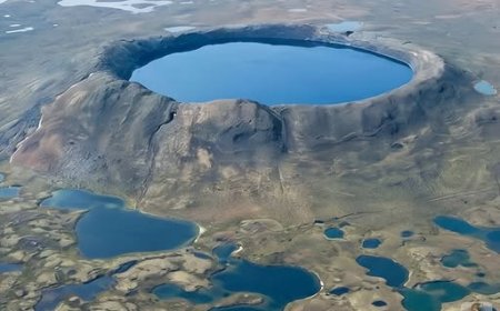 Il cratere di Pingualuit, nel nord del Quebec, si è formato a seguito dell'impatto di un meteorite circa 1,4 milioni di anni fa